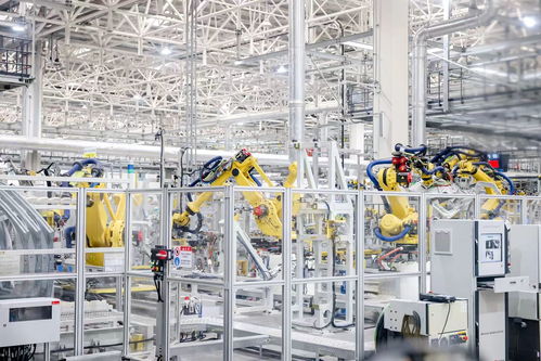 问界m9 加速跑 ,赛力斯汽车超级工厂功不可没